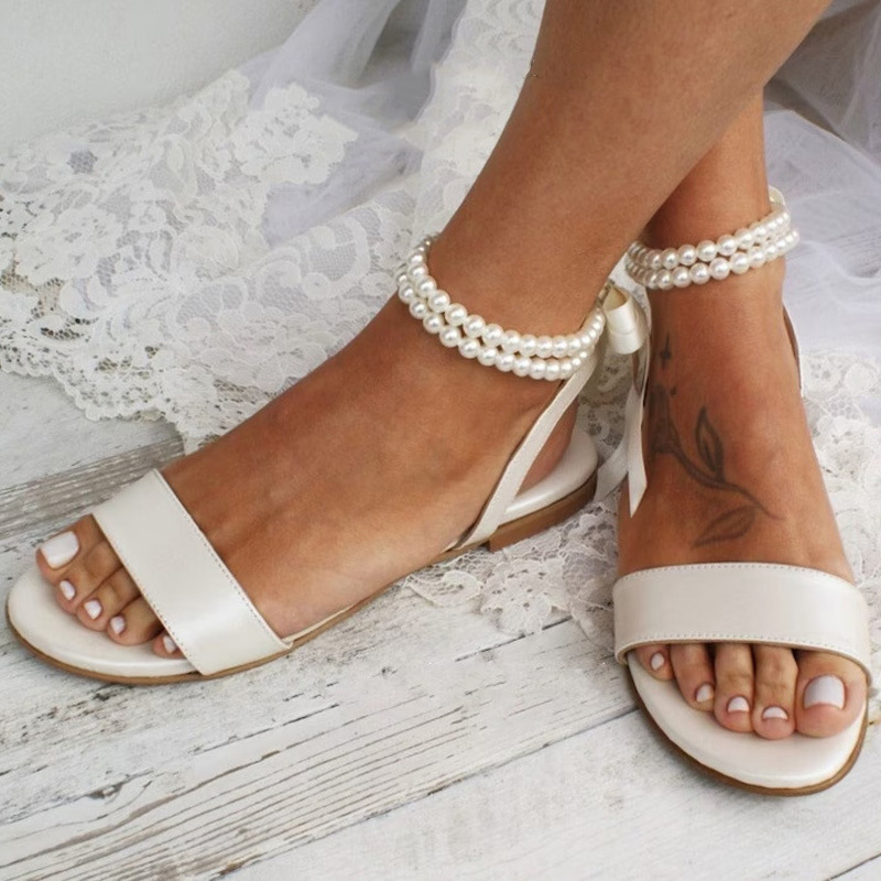 صنادل نسائية صيفية أوروبية وأم - مراجعة Leather Classic Strap وسعره